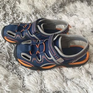 Wonder Nation Boys’ Close Toe Sandal Size 2